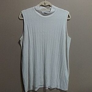 Penningtons sleeveless sweater size 2x